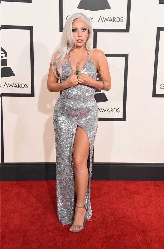 49gaga_glamourosa_grammys_2015.jpg (526×799)