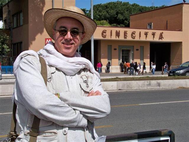 frente_a_cinecitta_en_roma.jpg (640×480)