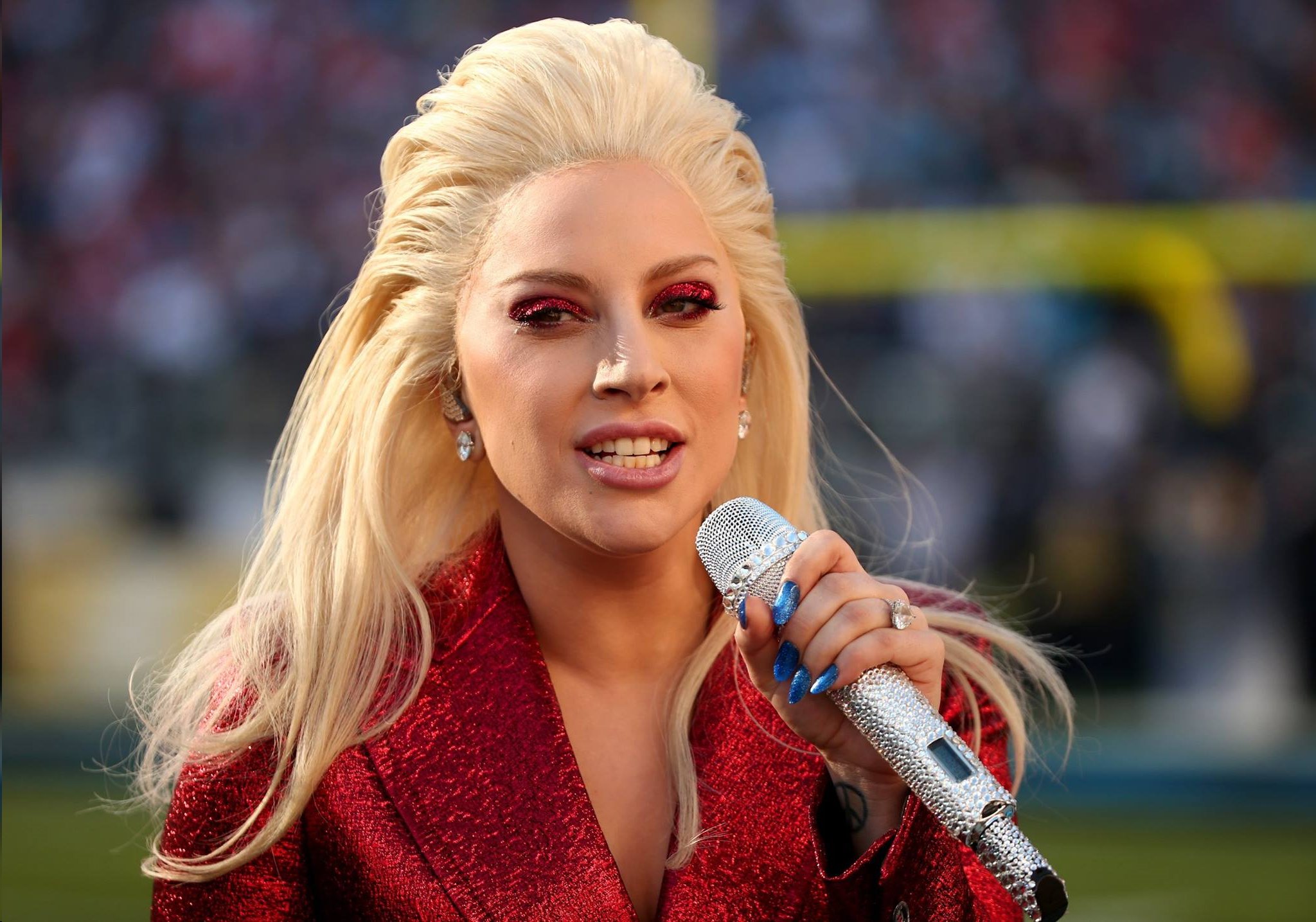 gaga_super_1.jpg (2048×1435)