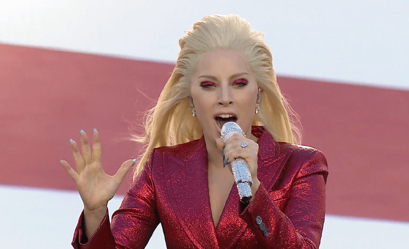 lady-gaga-super-bowl-50m-national-anthem.png (814×495)